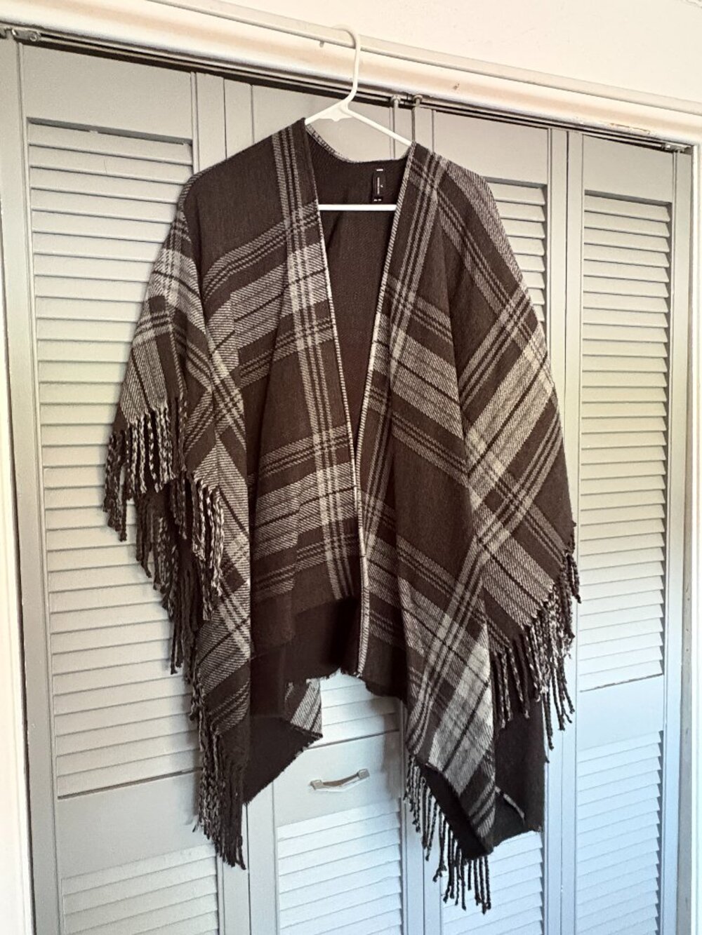 black and grey shawl